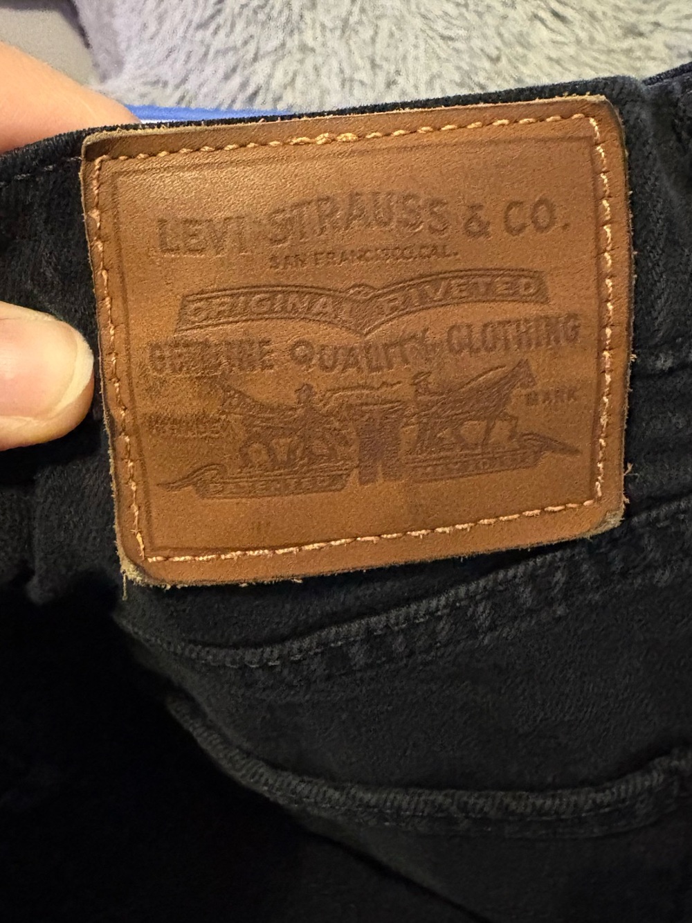 Levi's Ribcage Straight Ankle Jeans - Picture 2 of 7